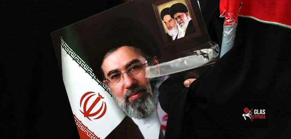 Prva poruka Sejjeda Modžtebe Huseinija Hameneija vođe Islamske revolucije